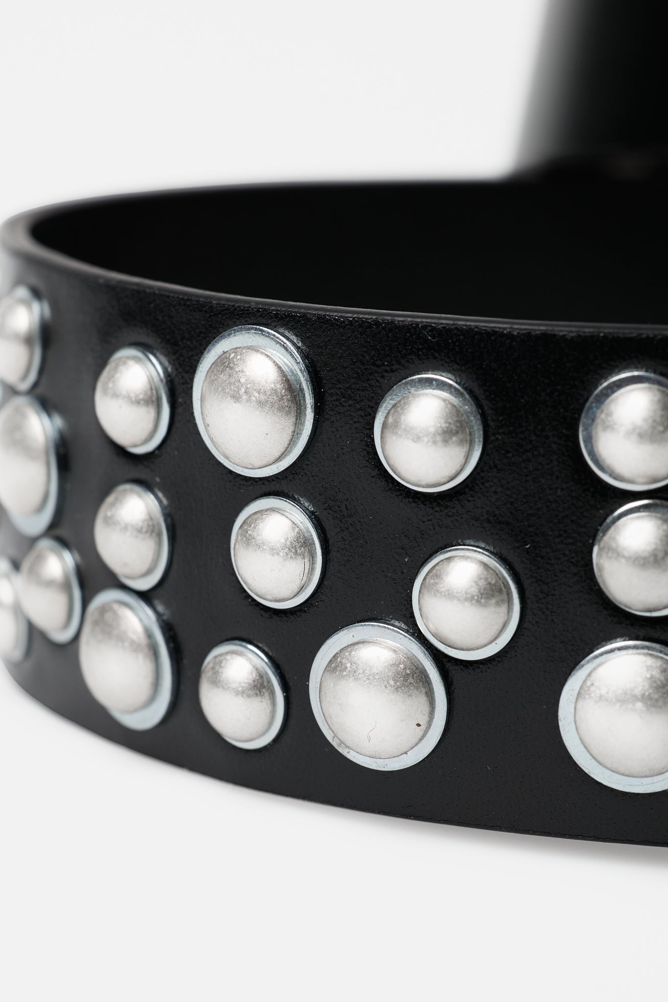 Ceinture noire cloutée