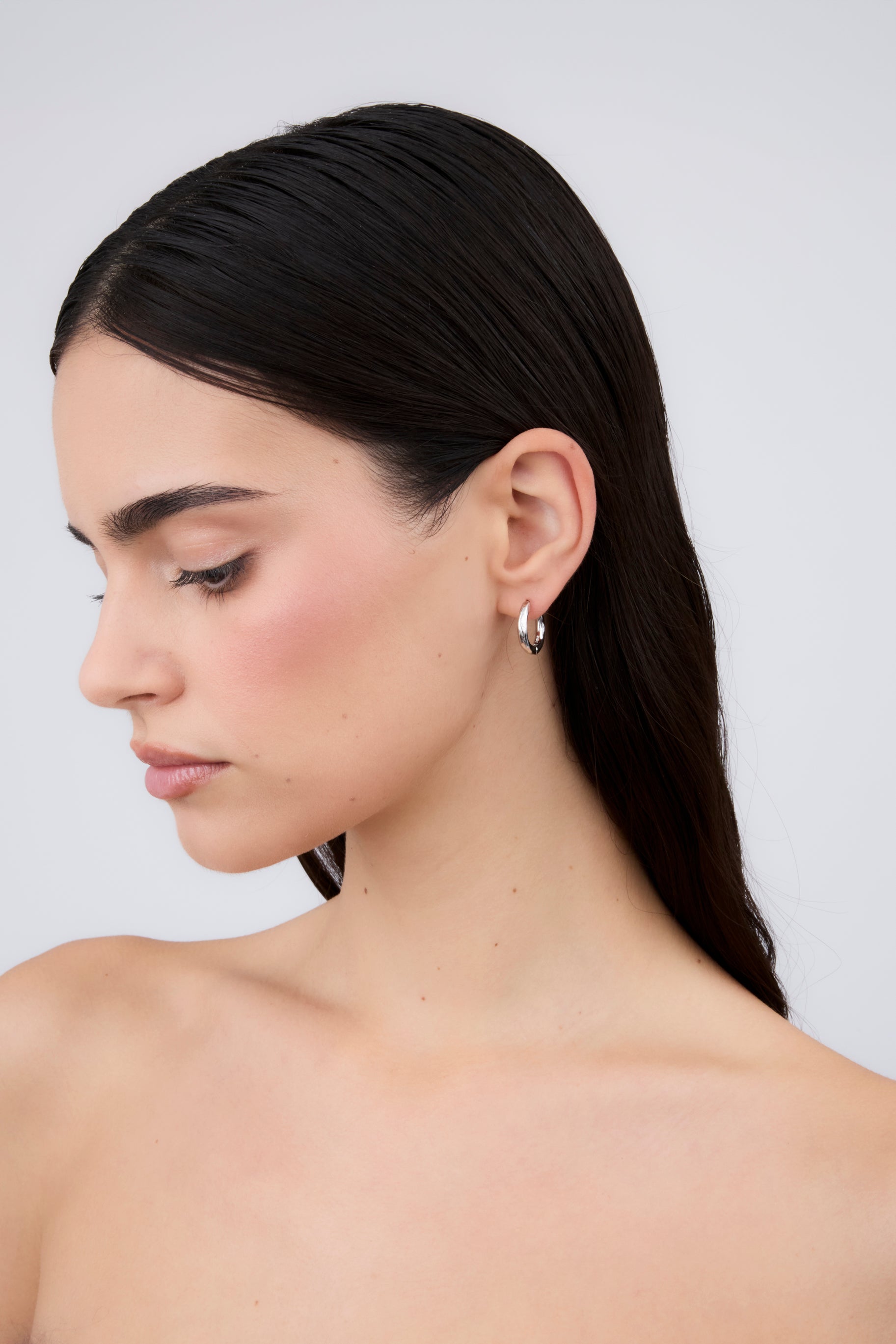 Mini boucle d'oreille irrégulière 12 mm