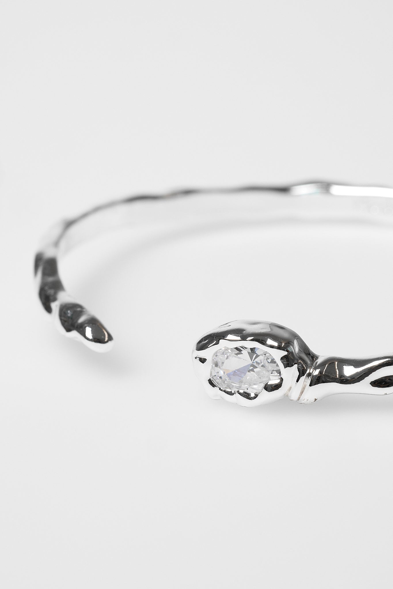Bracelet irrégulier en zircone