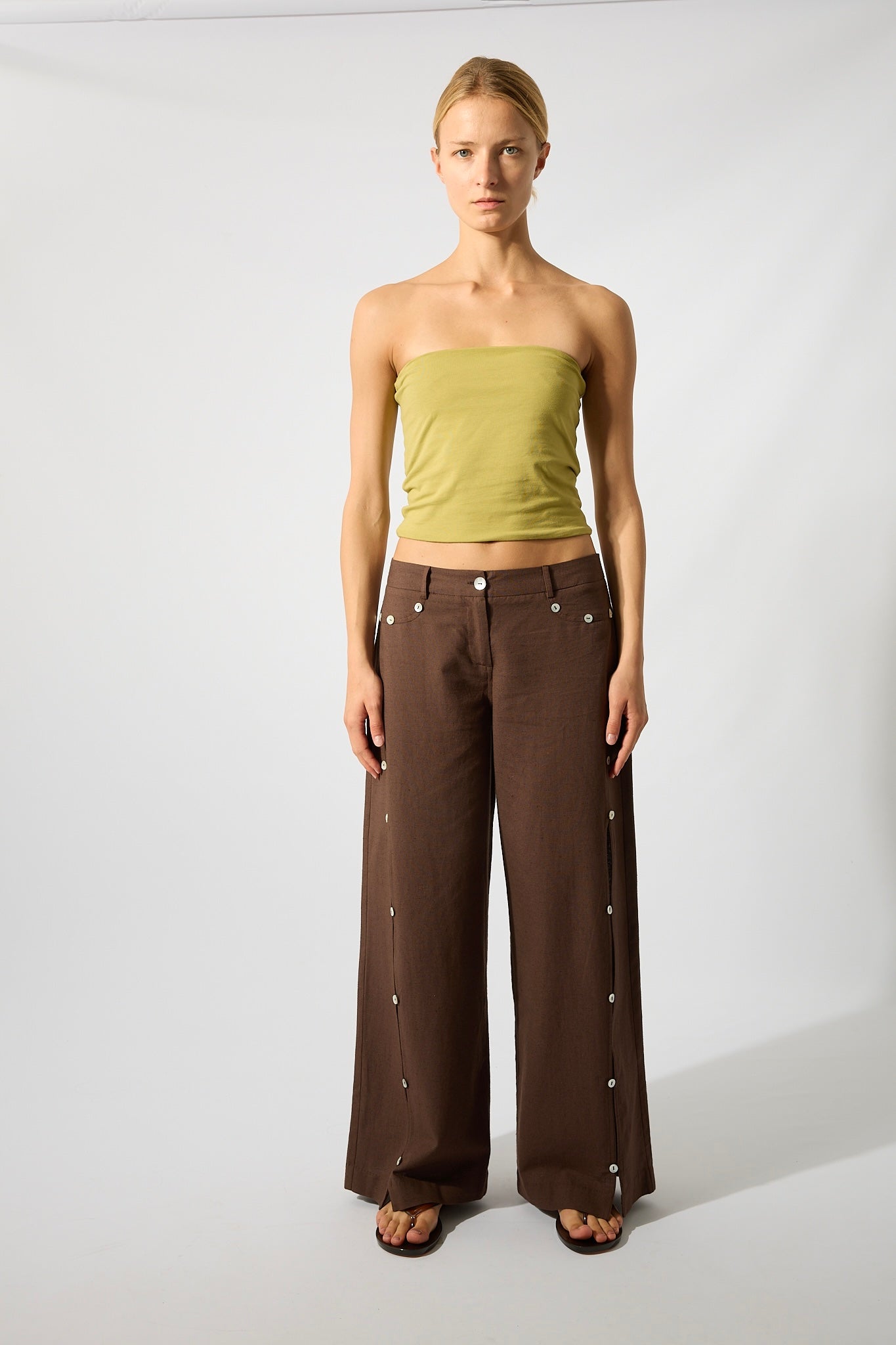 Pantalón Botones Nácar Marrón