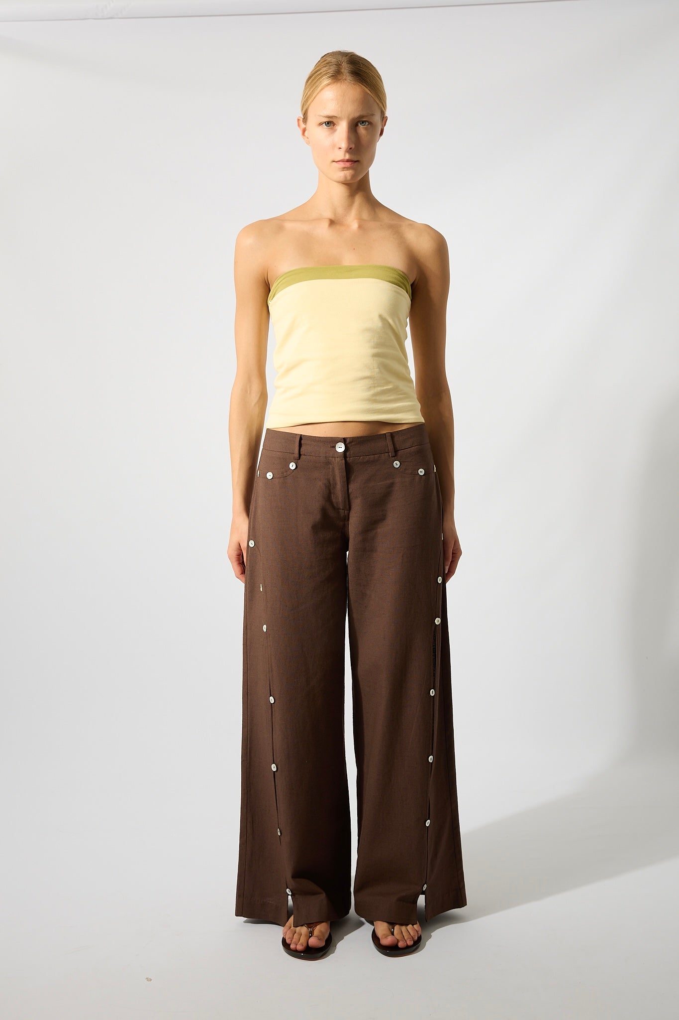 Pantalón Botones Nácar Marrón