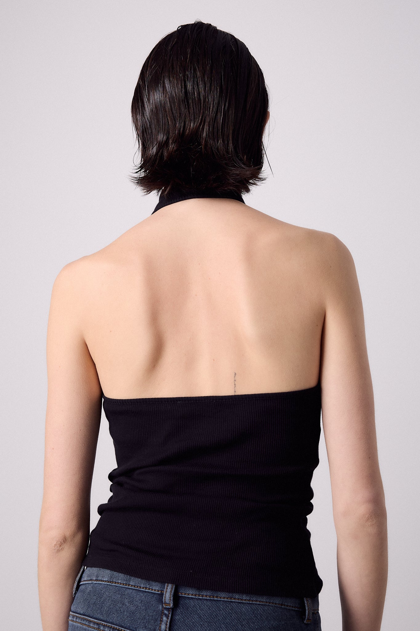 Haut dos nu noir