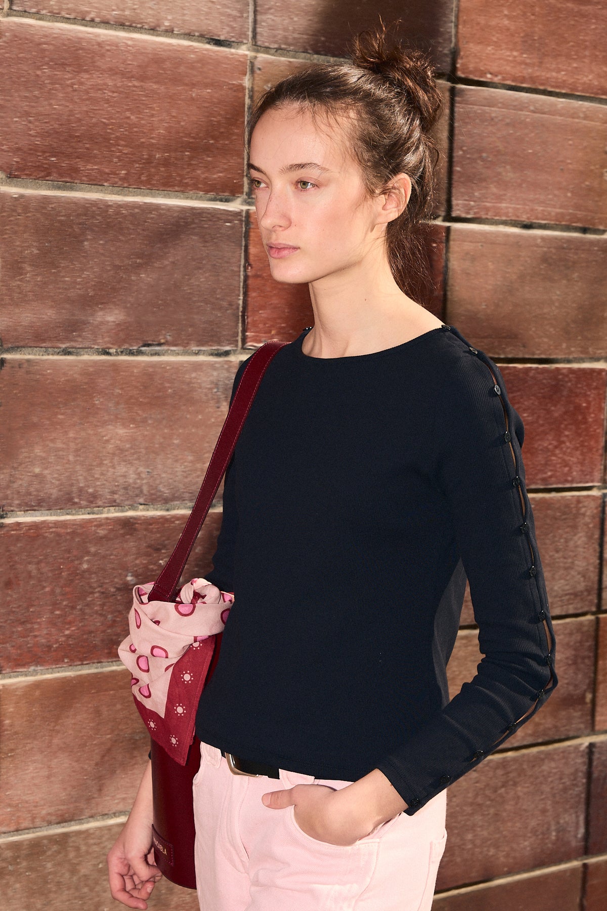 Chemise noire à boutons