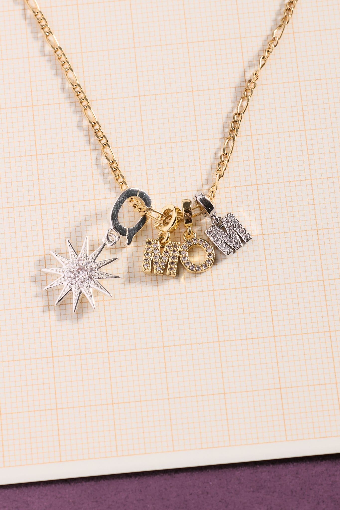 Breloque M Zircon
