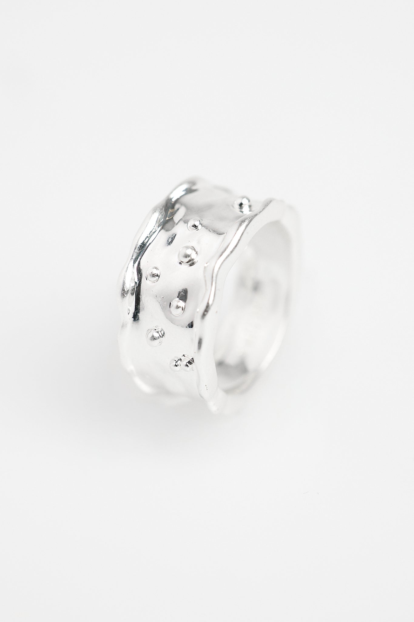 Irregular Dots Ring