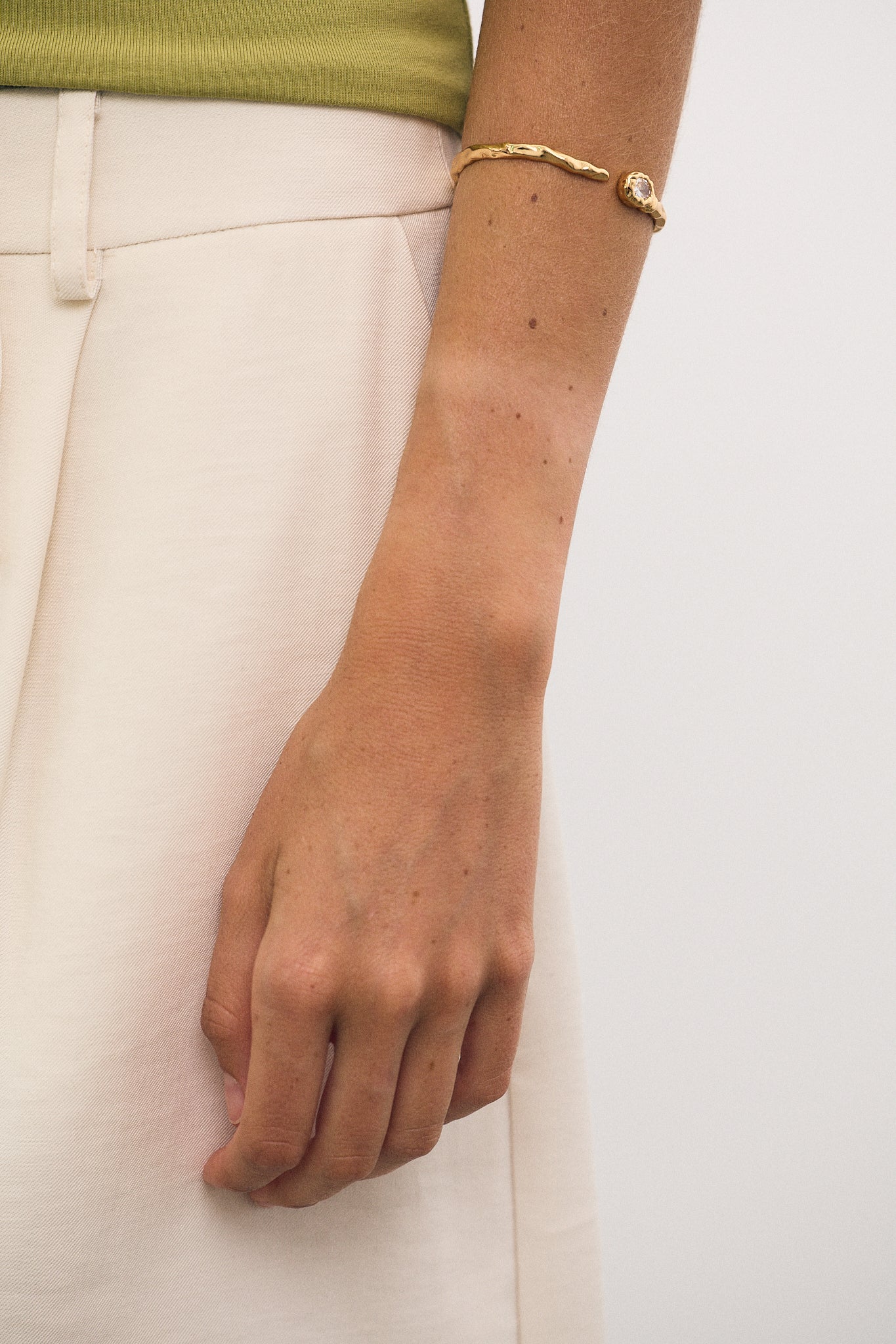 Brazalete Irregular Circonita