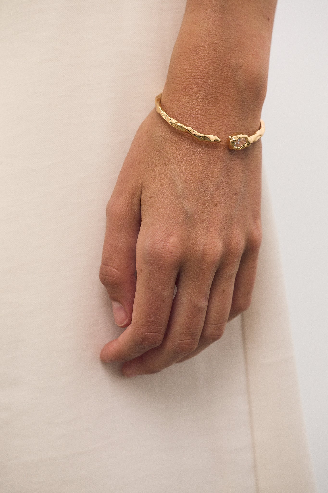 Brazalete Irregular Circonita