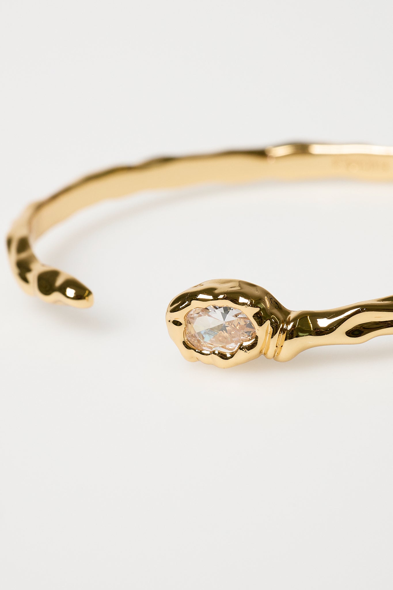 Bracelet irrégulier en zircone