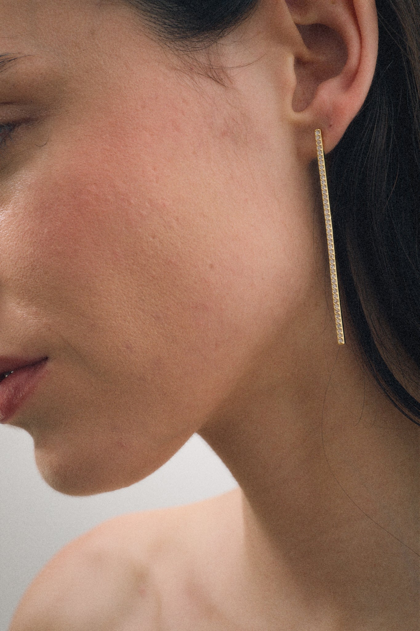 Boucle d'Oreille Barre Zircon L