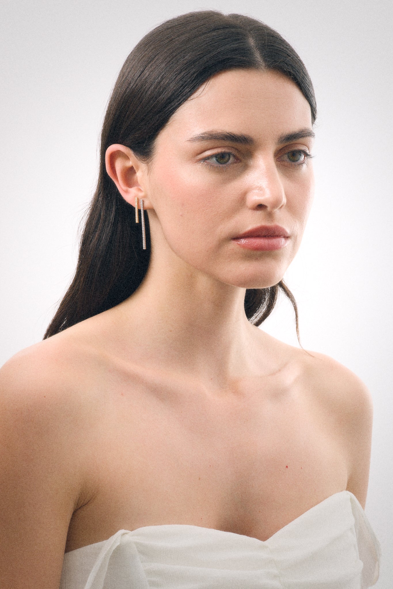 Boucle d'oreille Barre Zircon M