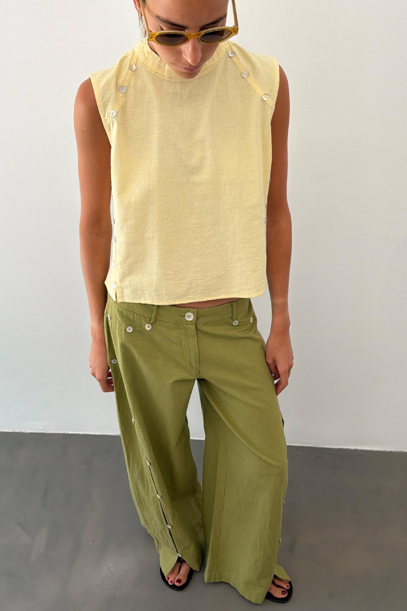 Top Boutons Nacre Jaune