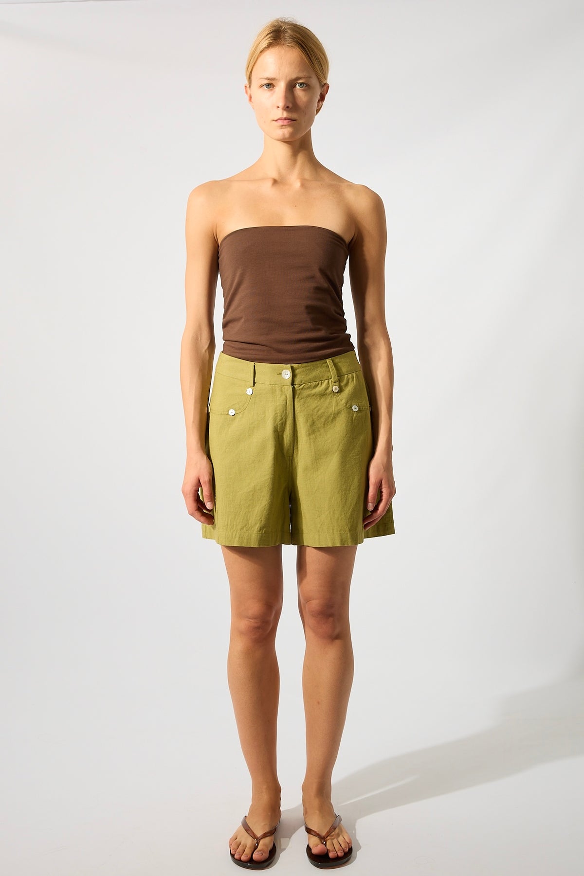 Nácar Green Button Shorts