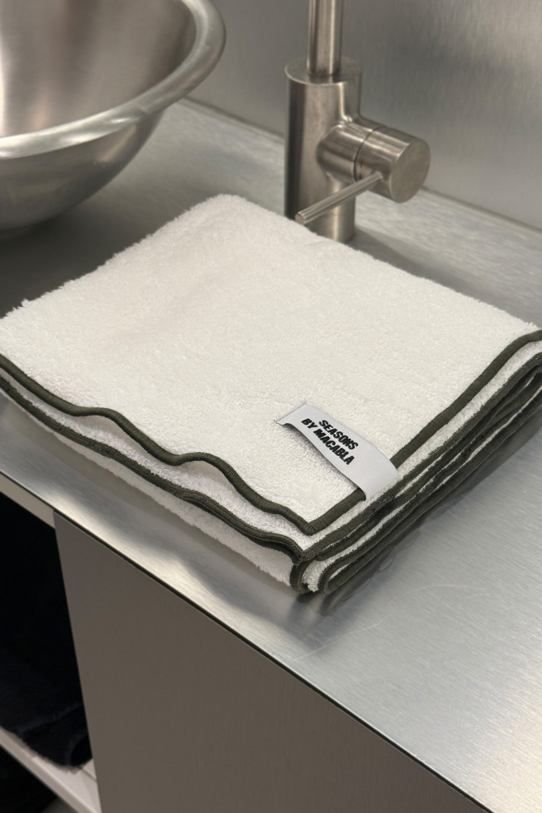 Serviette de lavabo côtelée