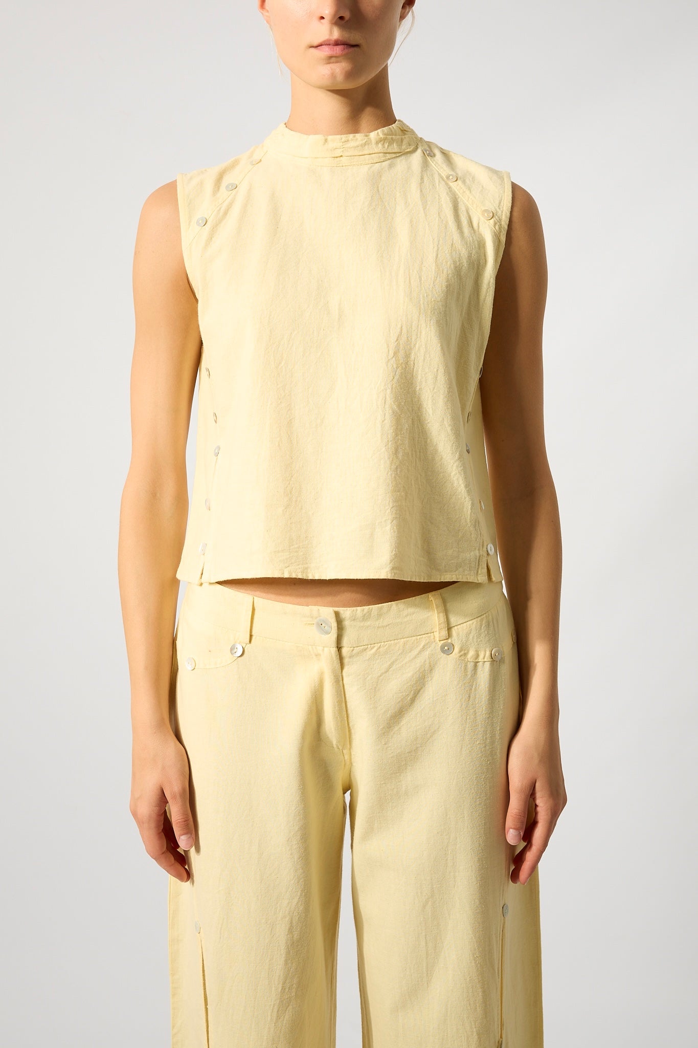 Top Botones Nácar Amarillo
