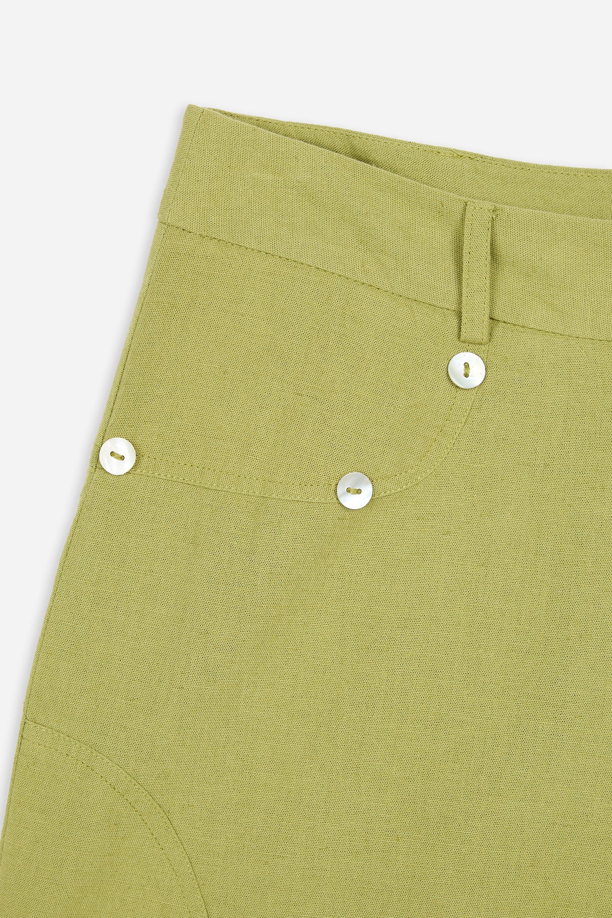 Nácar Green Button Shorts